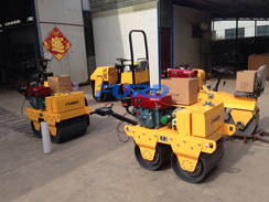 福瑞得壓路機座駕壓路機、手扶壓路機準(zhǔn)備發(fā)貨