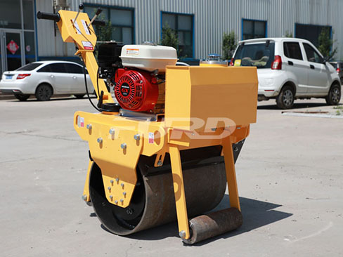 要想小型壓路機壓實效果好還需要專業(yè)的方法！